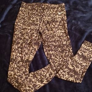 Nike leggings size small